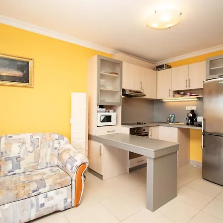 Apartamento Panoramas Hullam Apartman Balatonoeszoed *
